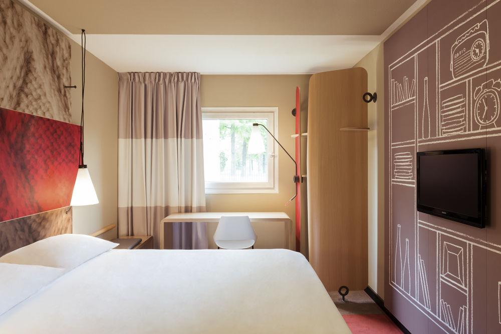 Ibis Paris Le Bourget Hotel La Courneuve Eksteriør billede