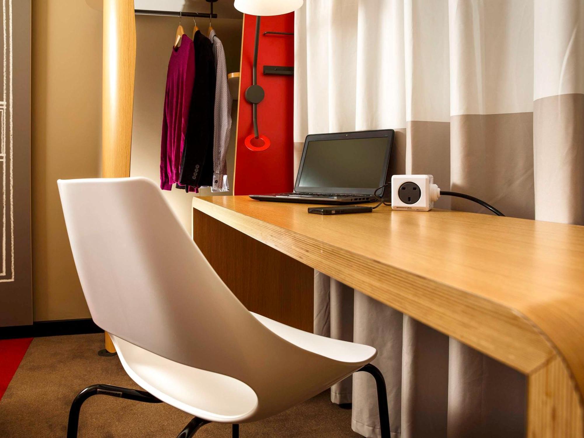 Ibis Paris Le Bourget Hotel La Courneuve Eksteriør billede