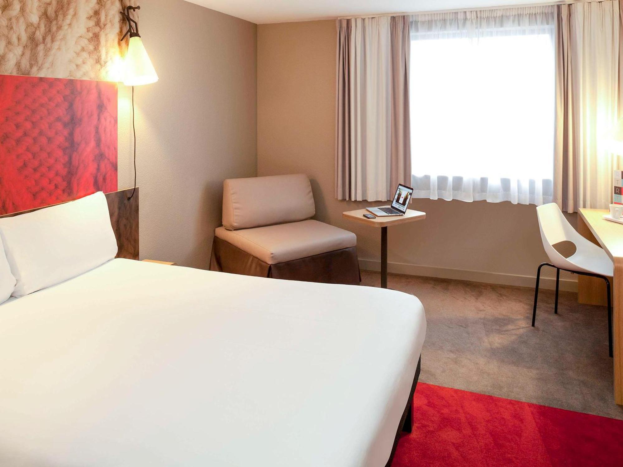 Ibis Paris Le Bourget Hotel La Courneuve Eksteriør billede