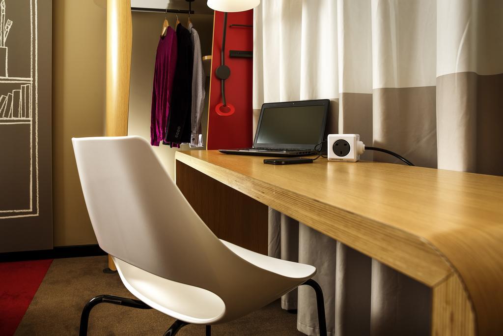 Ibis Paris Le Bourget Hotel La Courneuve Eksteriør billede